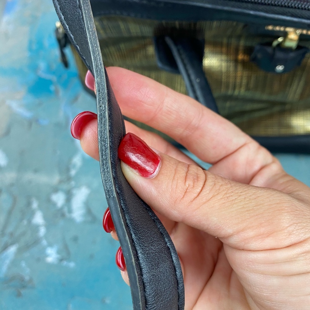 London Fog Handbag 👜 - Picture 4 of 12